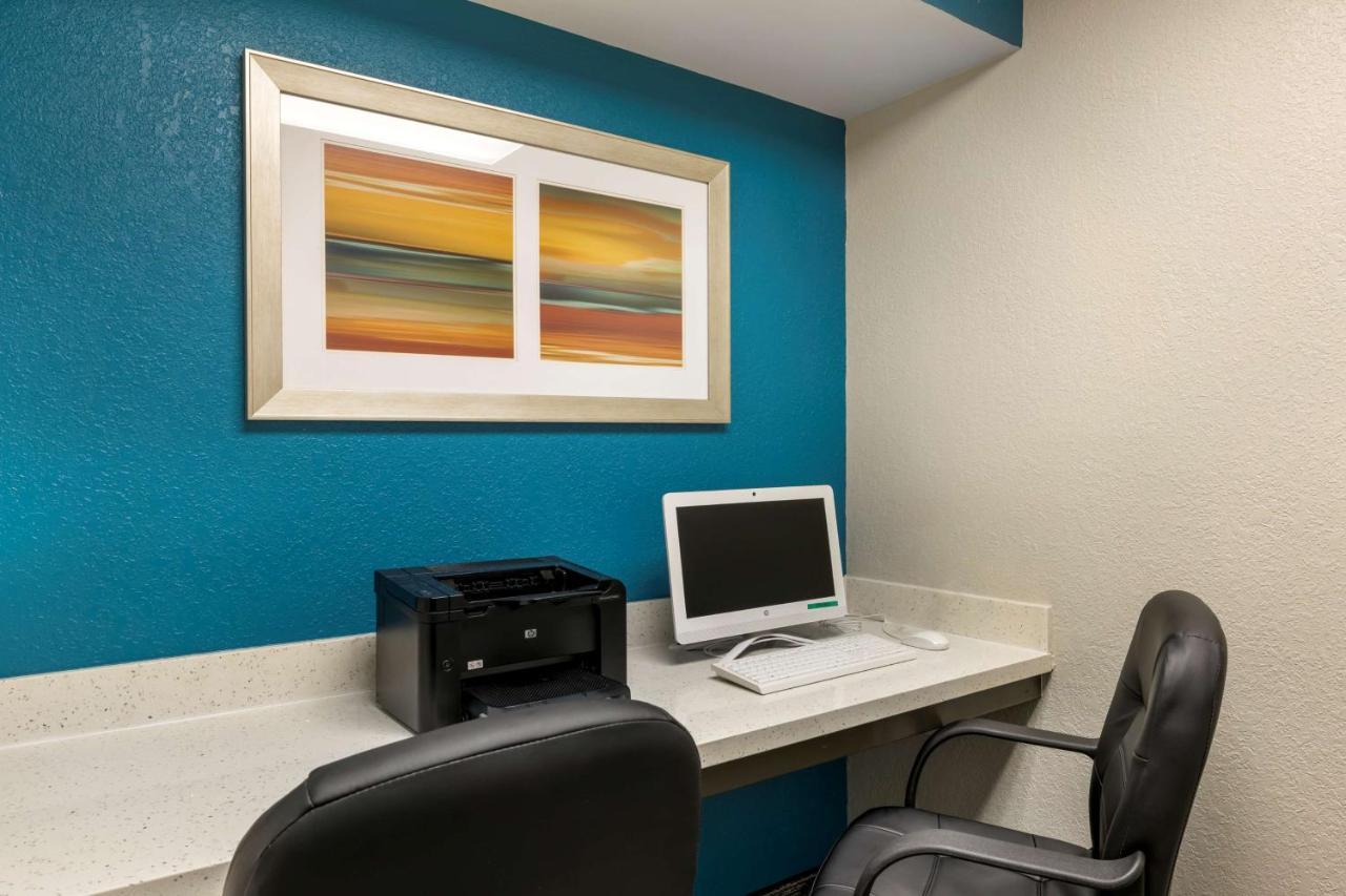 Best Western Watertown Inn & Suites Luaran gambar