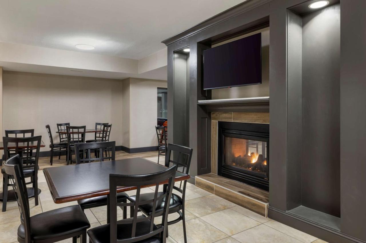 Best Western Watertown Inn & Suites Luaran gambar