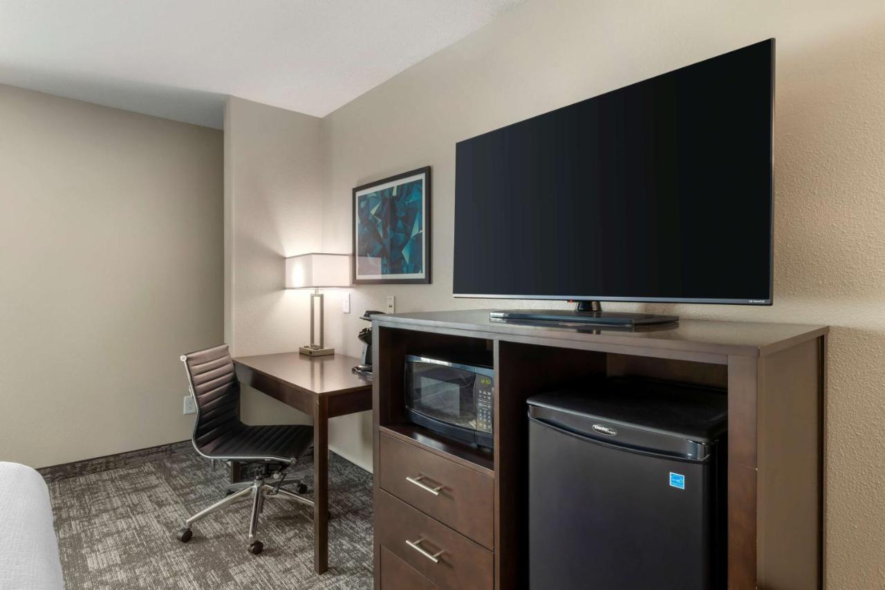 Best Western Watertown Inn & Suites Luaran gambar